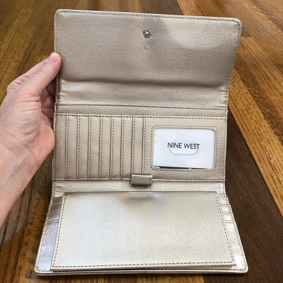 Nine West Taupe metallic wallet - Picture 2 of 6